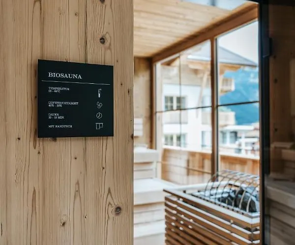 Nova Moments Boutique 4*