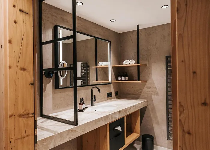 Nova Moments Boutique 4*