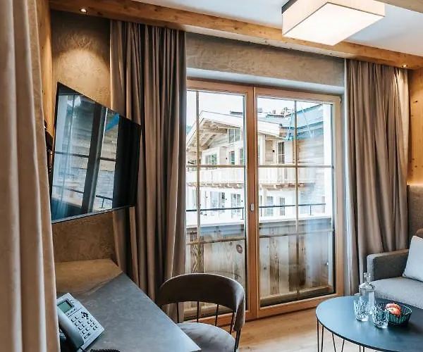 Hotel Nova Moments Boutique 4*