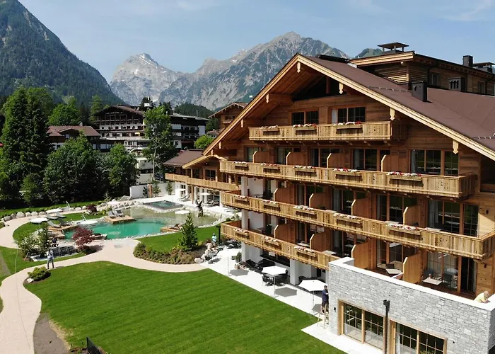 Hotel Nova Moments Boutique 4*