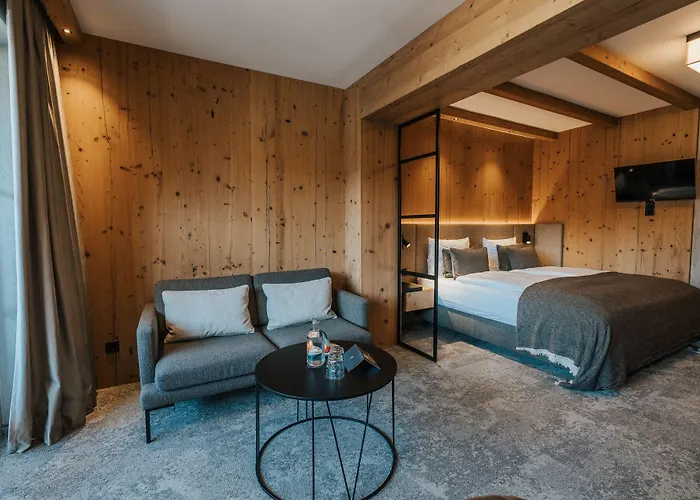 Hotel Nova Moments Boutique 4*