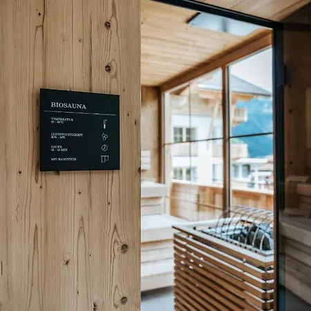 Nova Moments Boutique 4*