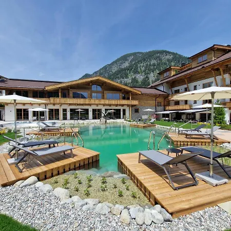 Nova Moments Boutique