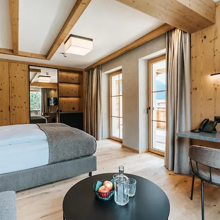 Nova Moments Boutique 4*