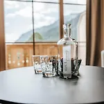 Nova Moments Boutique 4*